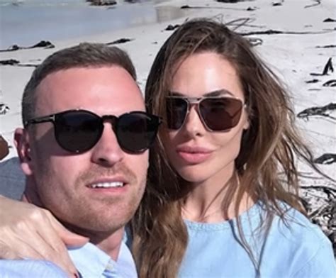 Ilary Blasi, fuga d'amore in Sudafrica con Bastian: le foto.